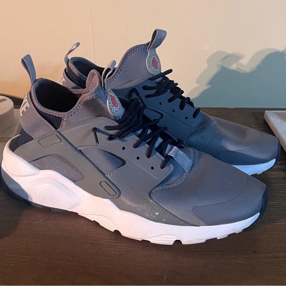 Mens Nike Huarache size 12